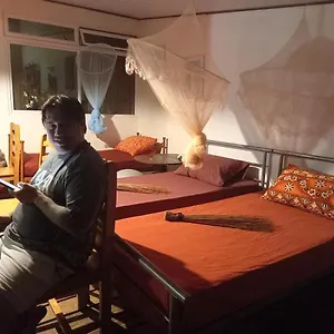 https://deck-backpackers-tahiti.frenchpolynesia-hotels.com