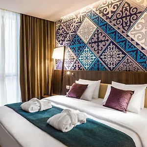 4* فندق مركيور ألماتي سيتي سنتر